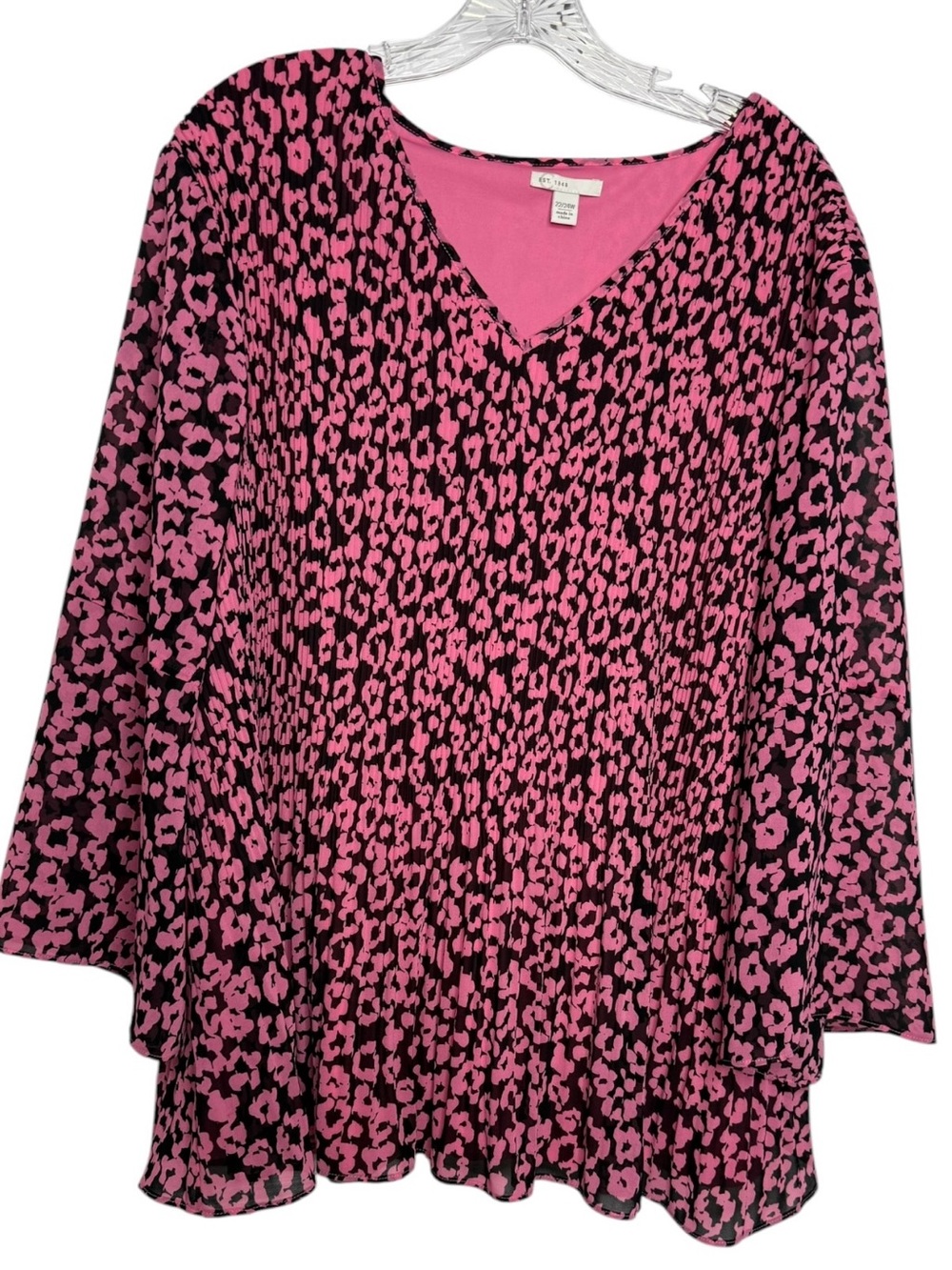 Women's Pink Animal-Print V-Neck Blouse Size 22/24 - Picture 9 of 10